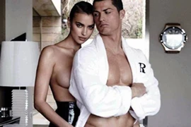 Lộ toàn bộ ảnh nóng của Ronaldo và Irina Shayk trên Vogue