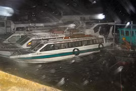 Tâm bão Kalmaegi đổ bộ vào Móng Cái- Quảng Ninh