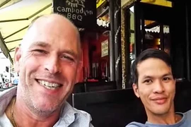 Campuchia bắt giữ 3 người đàn ông liên quan đến đoạn video hành hạ em bé 2 tuổi