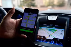 Hà Nội: Tài xế Uber tung số điện thoại của khách nữ lên trang web mua bán dâm