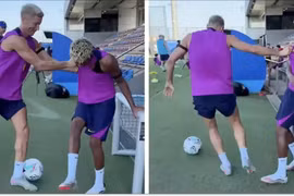 Lewandowski 'đứng hình' khi bị Yamal rê qua dễ dàng