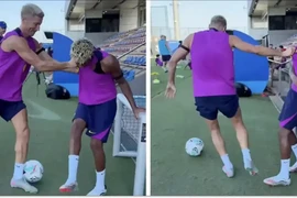 Lewandowski 'đứng hình' khi bị Yamal rê qua dễ dàng