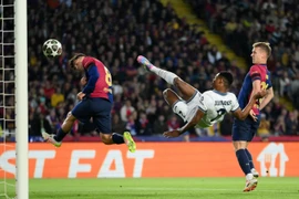 Barca và Inter tạo bữa tiệc bàn thắng ở bán kết Champions League