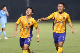 Đội bóng của HLV Park Hang-seo giành vé lên hạng