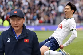 HLV Kim Sang-sik muốn mời Son Heung-min sang Việt Nam
