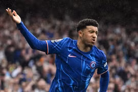 Sancho bất ngờ vụt sáng giải cứu Chelsea