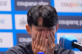 Son Heung-min khóc như mưa ở trận cuối cùng cho Tottenham