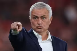 HLV Mourinho nếm quả đắng đầu tiên ở Benfica