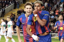 Barca nguy cơ bị cấm dự Champions League