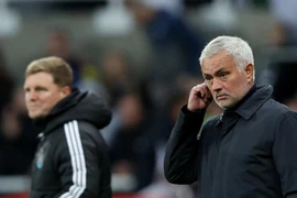 Mourinho và đêm ác mộng trên đất Anh
