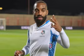 Một CLB châu Á phải trả tiền để CĐV phủ kín khán đài