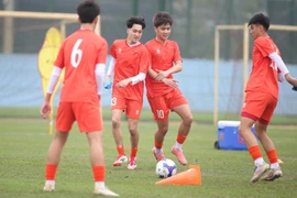 Cầu thủ Việt kiều Hà Lan có thể hình hạn chế khi tập cùng U17 Việt Nam