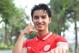 Tiền vệ Việt kiều giống hệt Kiatisak gia nhập Thể Công Viettel