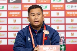 'Cảnh tay phải' của HLV Kim Sang-sik bất ngờ trở thành Chủ tịch đội bóng hạng Nhất