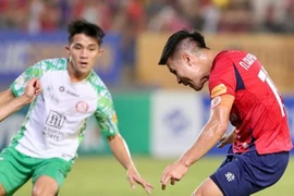 HLV Công an Hà Nội bất ngờ không muốn Quang Hải thi đấu với MU