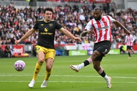 Sesko ghi bàn nhưng Bruno đá hỏng 11m, MU thua tan nát