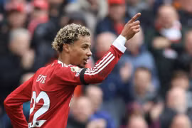 Liverpool toàn thắng 5 trận đầu mùa Ngoại hạng Anh