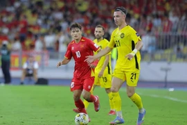 Chủ tịch từ chức, bóng đá Malaysia lao đao vì nhập tịch