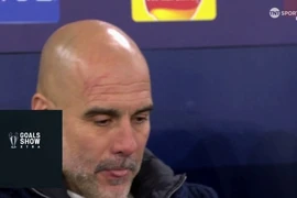 Pep lại ngược đãi bản thân khi Man City thắng nhọc