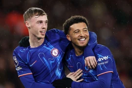 Chelsea dẫn đầu Premier League về chi tiền cho 'cò'