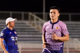 Quang Hải không ngại sân cỏ nhân tạo ở Philippines