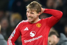 MU chấp nhận lỗ nặng để tống tiễn "Haaland bản lỗi"