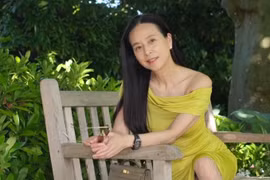 Madam Pang khoe dáng đẹp ở Thụy Sĩ