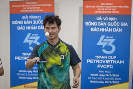 Giải bóng bàn quốc gia Báo Nhân Dân dùng thiết bị đạt chuẩn Olympic