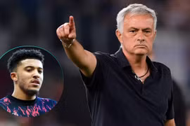HLV Mourinho muốn giải cứu Jadon Sancho