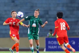 Tuyển nữ Việt Nam thua đậm đội bóng Đức trên sân Hàng Đẫy