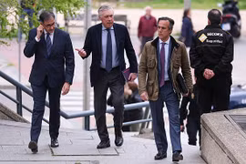 HLV Carlo Ancelotti hầu tòa
