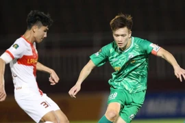 Đội bóng của Hoàng Đức lập kỷ lục toàn thắng