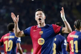 Vùi dập Dortmund, Barca đặt một chân vào bán kết Champions League