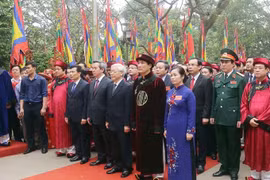 Cả nước thành kính hướng về ngày Giỗ Tổ