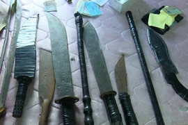 [Tin nhanh sáng 5-10-2020] Bắt quả tang 5 đối tượng sử dụng trái phép ma túy, 7 mã tấu tự chế