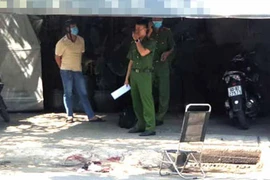 [Tin nhanh sáng 18-12-2020] Nam thanh niên bị chém gần lìa tay ở quán cơm vỉa hè