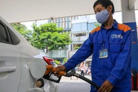 [Tin nhanh tối 25-1-2021] Ngày 26-1-2021 giá xăng có thể tăng lần thứ năm liên tiếp