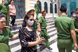 [Tin nhanh tối 24-8-2020] Mang ma túy vào Việt Nam, người phụ nữ Malaysia bị tuyên án tử hình