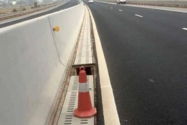 [Tin nhanh tối 6-2-2021] Bắt giữ đối tượng lấy trộm 27 tấm đan trên cao tốc Bắc Giang - Lạng Sơn