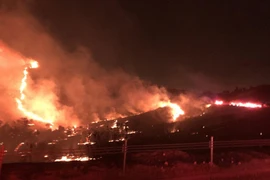 7000 người Mỹ sơ tán trong ngày lễ Giáng sinh vì "giặc lửa"