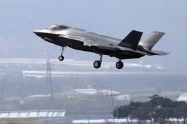 Tổng thống Trump đối đầu với các thượng nghị sĩ trong thương vụ tỷ đô