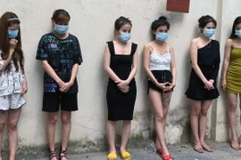 [Tin nhanh sáng 18-6-2021] Bắt quả tang 22 ‘chân dài’ đang ‘bay, lắc’ trong quán karaoke mở chui