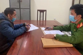 [Tin nhanh tối 01-11-2021] Bực tức thái độ, chồng dùng dao chém vào đầu vợ