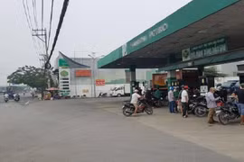 [Tin nhanh tối 22-1-2021] Người đàn ông bị đạn cao su ghim vào cằm sau nhiều tiếng súng nổ