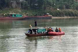 [Tin nhanh tối 16-4-2021] Nữ sinh lớp 10 gieo mình xuống sông Lam tự vẫn