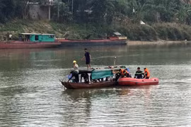 [Tin nhanh tối 16-4-2021] Nữ sinh lớp 10 gieo mình xuống sông Lam tự vẫn