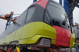 [CLIP] Chiêm ngưỡng đoàn tàu đầu tiên tuyến metro Nhổn - ga Hà Nội mới cập cảng Hải Phòng