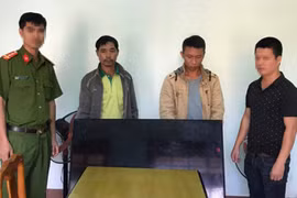 [Tin nhanh tối 23-10-2020] Triệu tập 2 đối tượng lợi dụng mưa lũ, trộm cắp tài sản