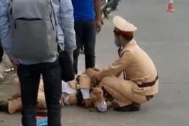 [Tin nhanh tối 12-3-2021] Không chấp hành hiệu lệnh, thanh niên đâm thẳng xe vào CSGT