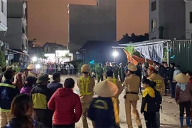 [Tin nhanh sáng 4-12-2020] Nam thanh niên dùng dao chém vợ trẻ tử vong ngay tại chợ